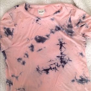 pink and dark grey tie dye tee shirt sleeve